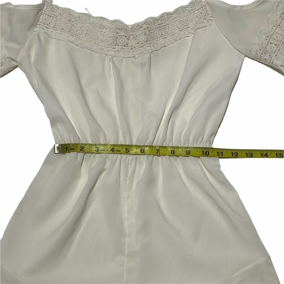 FURTADO Solid White Lace Trim Cold Shoulder Short Sleeve Mini Romper Size Small - Picture 9 of 16